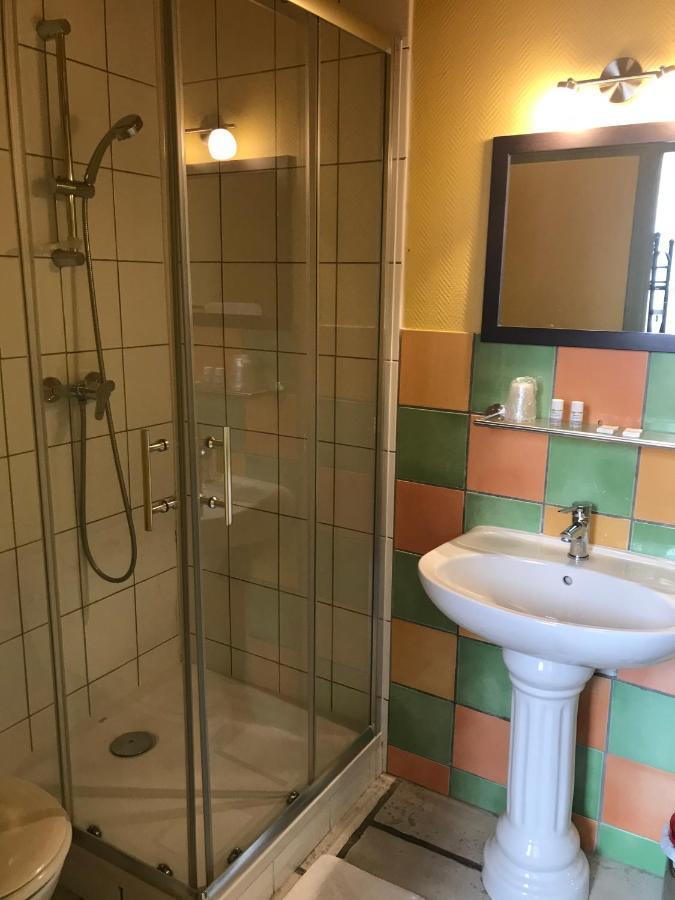 Hotel Magdeleine Romans-sur-Isère Buitenkant foto