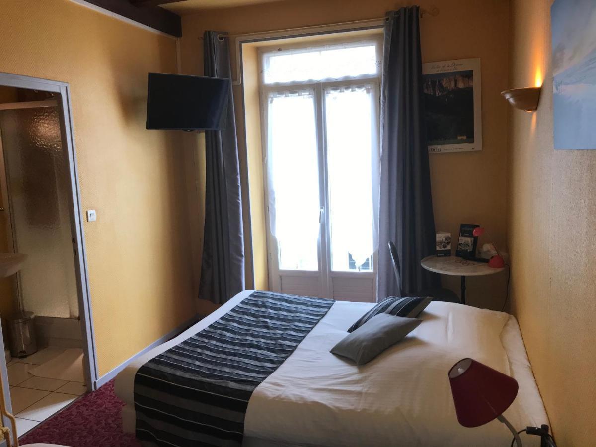 Hotel Magdeleine Romans-sur-Isère Buitenkant foto