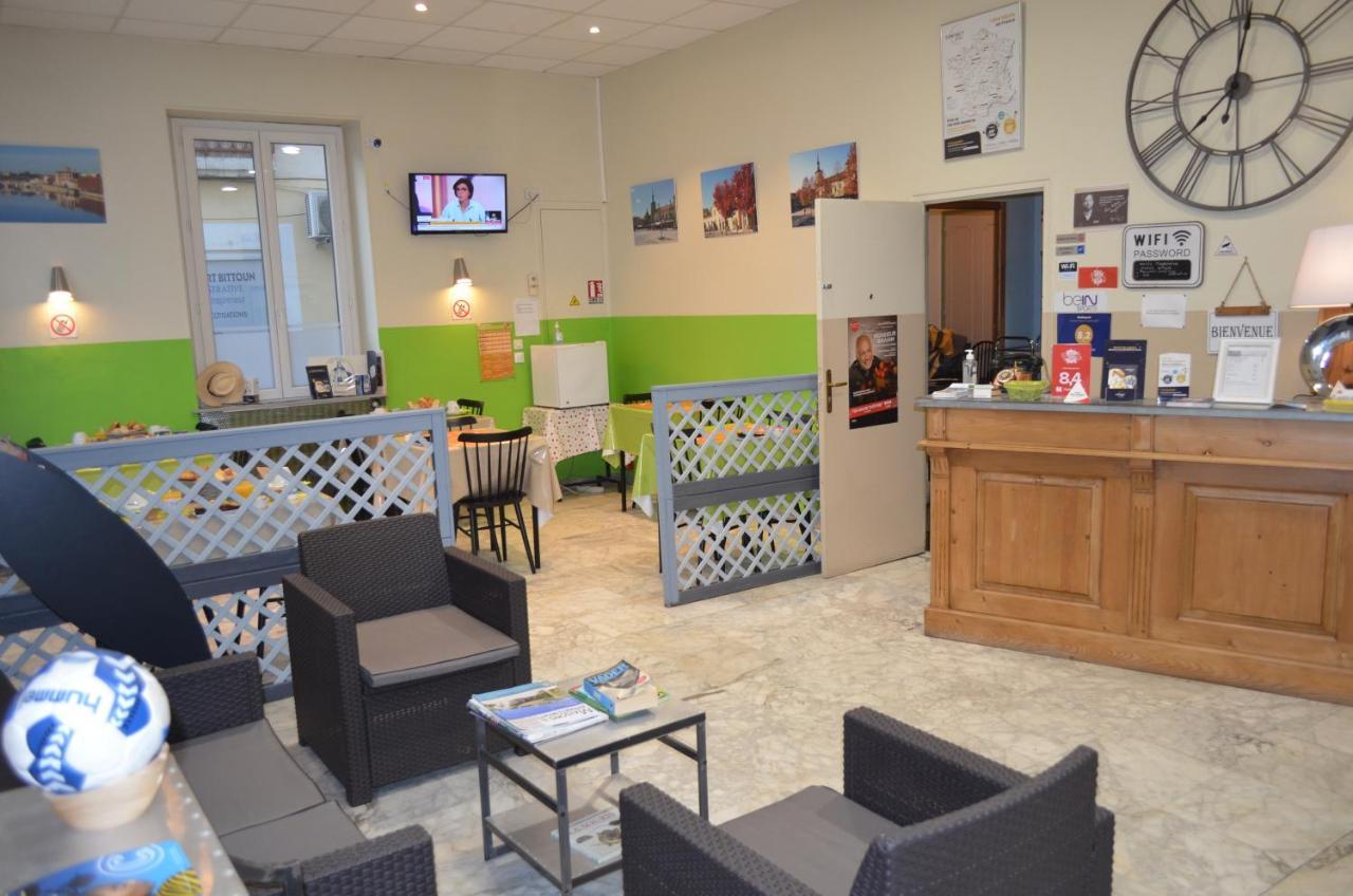 Hotel Magdeleine Romans-sur-Isère Buitenkant foto