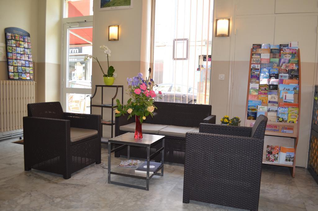 Hotel Magdeleine Romans-sur-Isère Buitenkant foto