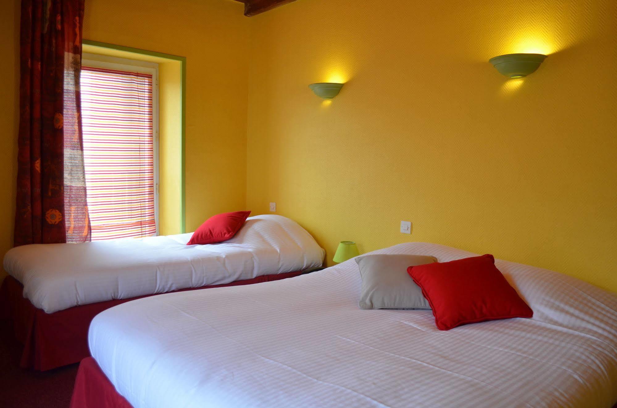 Hotel Magdeleine Romans-sur-Isère Buitenkant foto