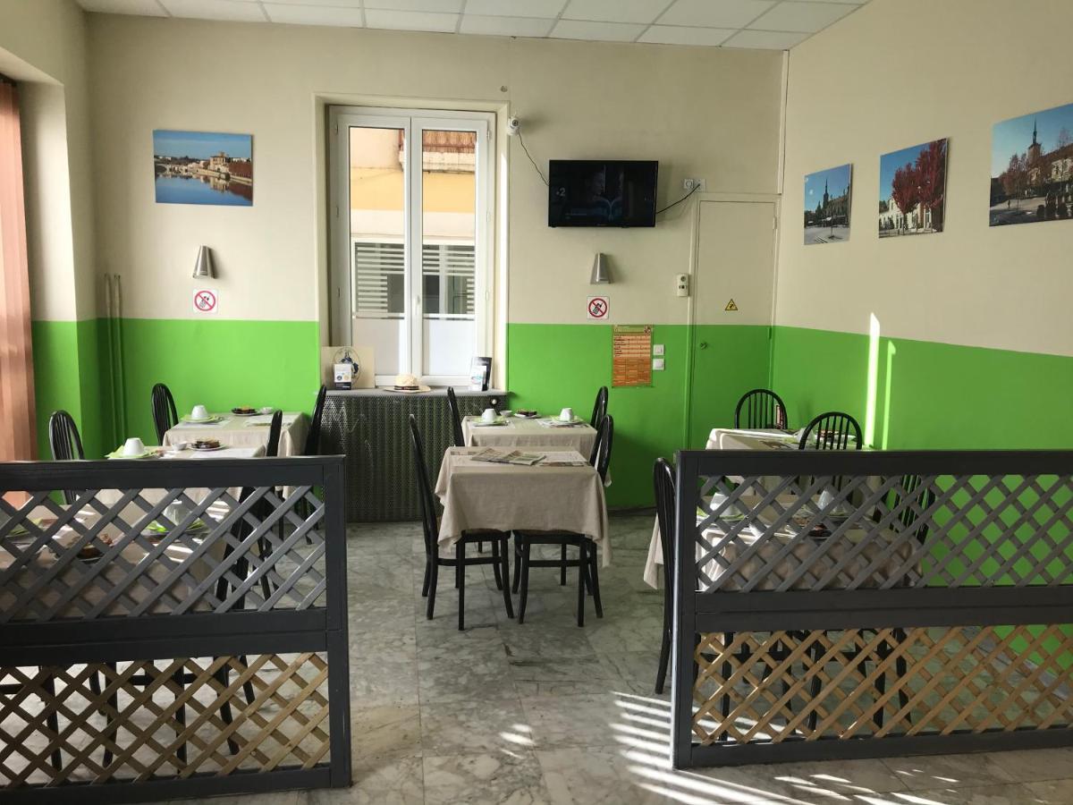 Hotel Magdeleine Romans-sur-Isère Buitenkant foto
