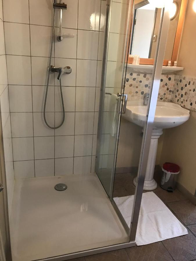 Hotel Magdeleine Romans-sur-Isère Buitenkant foto