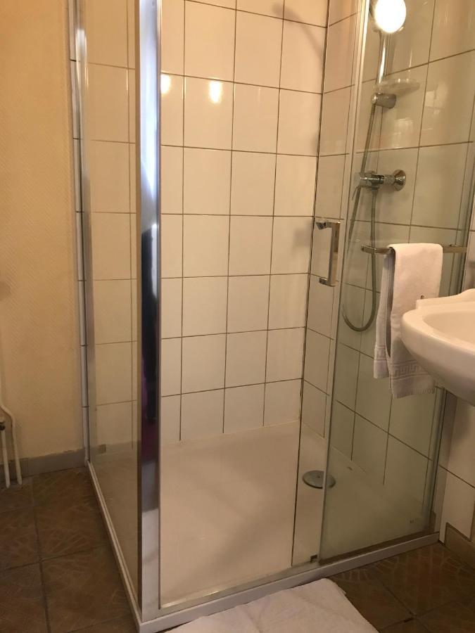 Hotel Magdeleine Romans-sur-Isère Buitenkant foto